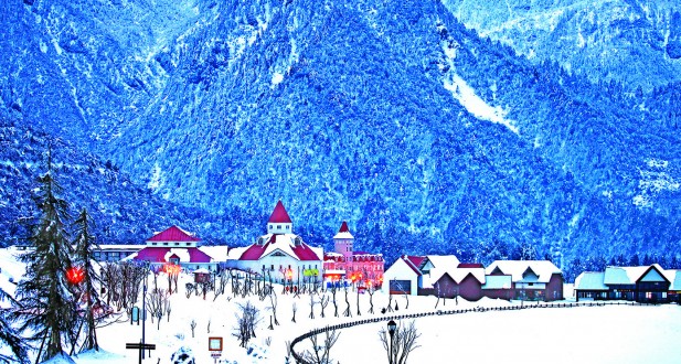 西岭雪山的建筑有着浓厚的北欧风情，浪漫而美丽。