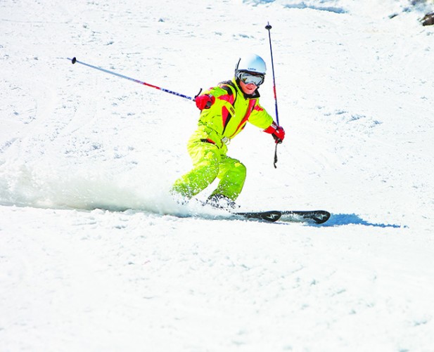西岭雪山的滑雪场雪质上优，工作人员每天都会进行整理，非常适合滑雪。