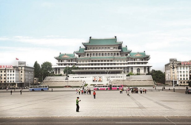 金日成广场是朝鲜举行庆典、集会、政治文化活动、阅兵仪式的场所。