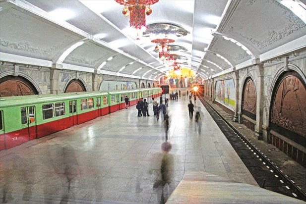 平壤地下铁是一个具有俄罗斯风格的地下铁。