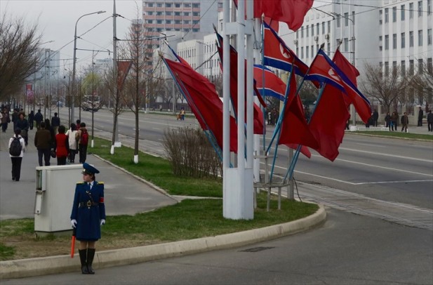 交通女警察；朝鲜街头的最瞩目的明星。