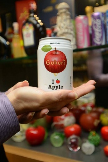 ”蘋果人“的习惯，就饿市区到世界各地，都会买跟苹果有关的纪念品。