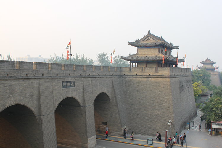 经历沧桑的西安城墙，千百年前也是这番模样？