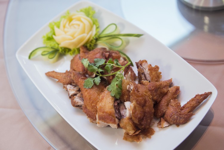 Hatyai Deep Fried Chicken（300泰铢） 鸡肉炸得香气不油腻，好吃。
