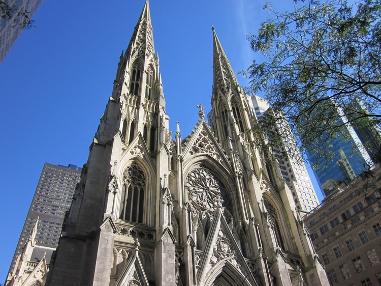 圣帕特里克大教堂是美国纽约市的一座新哥特式天主教教堂。