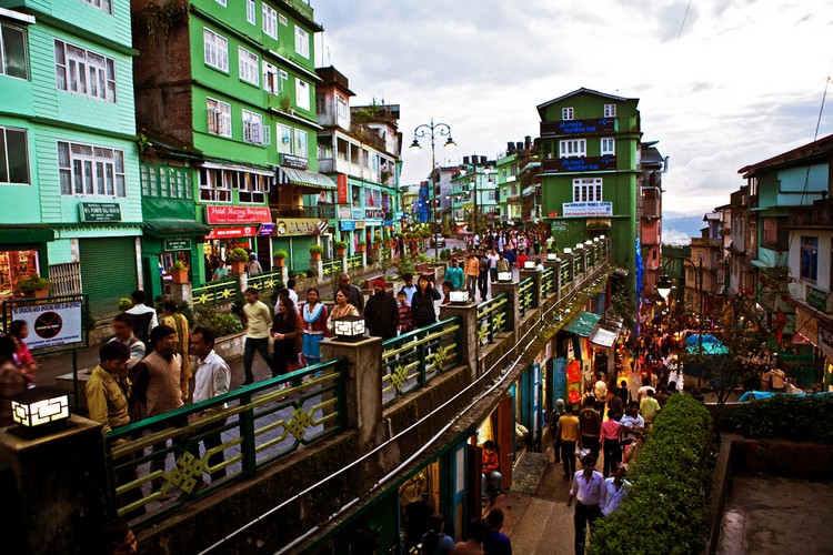 6. Gangtok （Sikkim） Nestled about 1,700 meters above sea level at the foothills of Himalaya is Gangtok the Capital of Sikkim. A brilliant way to get to know the local。