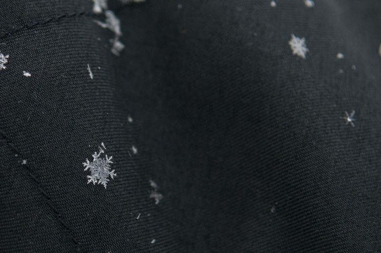 Last but not least, take a closer look on the snow which flutters on your clothes, unique just like the love between you and me.