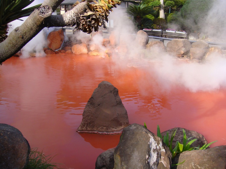 Chinoike Jigoku - the Blood Pool of Beppu-shi, Oita Prefecture - Apple 101°