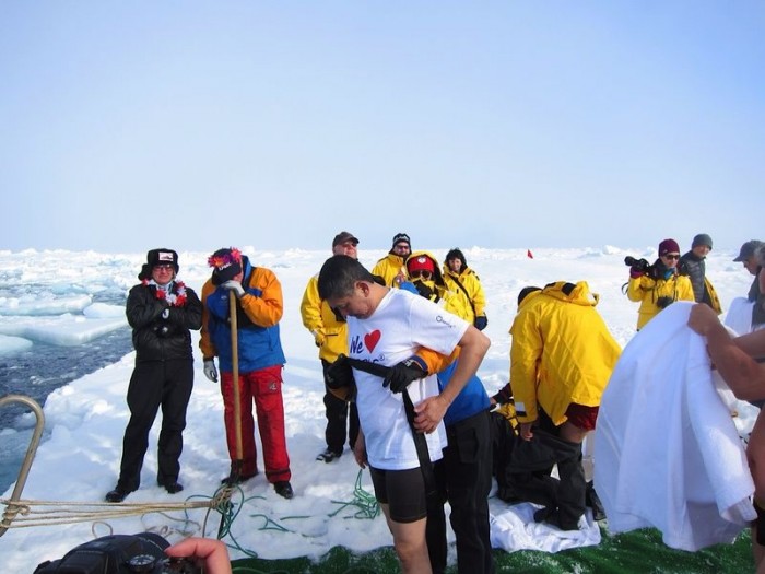 李桑参与了90°N跳冰海大行动的壮举（一）