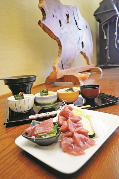 这里的日式套餐以鲔鱼为主，提供一鱼三吃的方法。