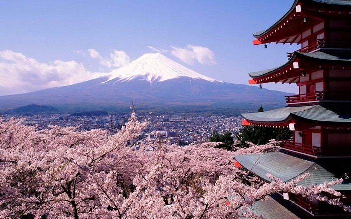 富士山于2013年6月22日正式获选列入世界文化遗产。