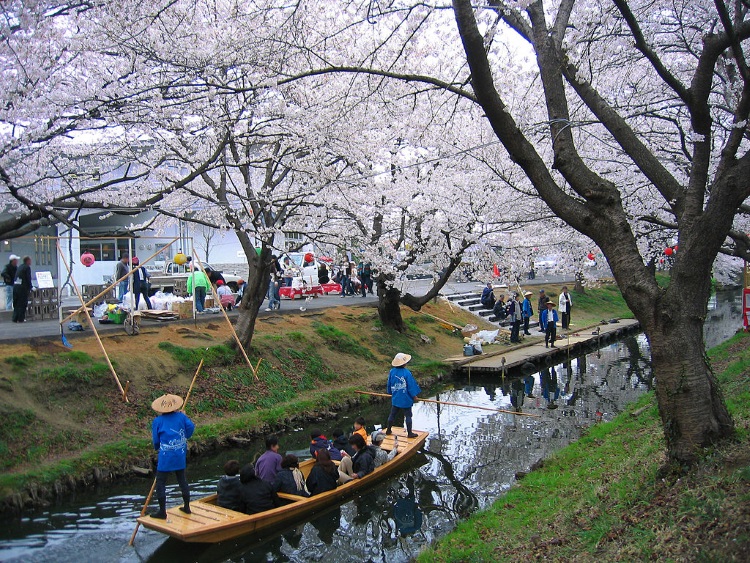 1024px-Kawagoe_Boating_In_Shingashi_River_1