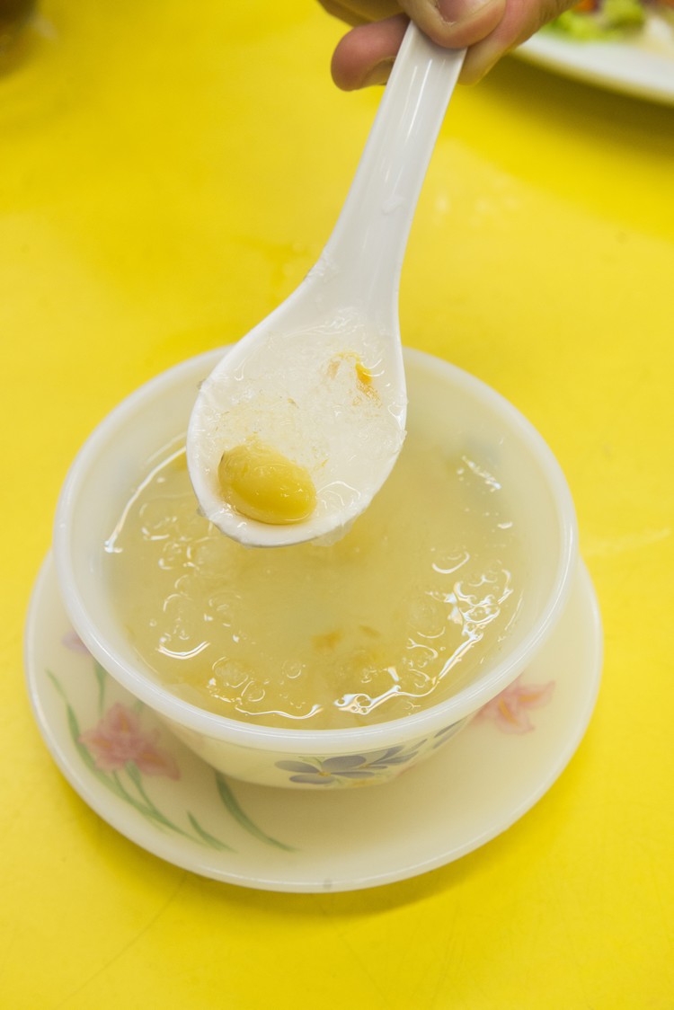 燕碎甜汤（100-150泰铢）