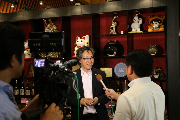 Koh san 也接受冈山放送株式会社的录影采访。
