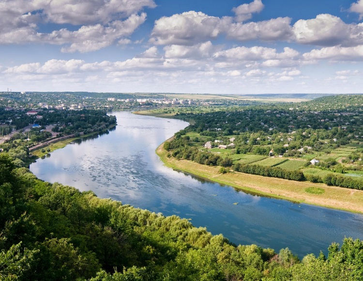 摩尔多瓦的西部边界是由普鲁特河(Prut River)形成的。