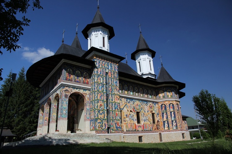 摩尔多瓦教堂，外观大多是旧俄罗斯的滞留风格建筑。（一）