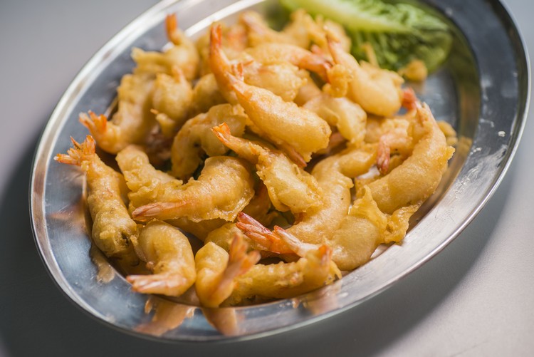 炸虾球（RM15） 虾的尺寸不小，可不是炸粉放多营造的错觉，口感既爽脆又新鲜，爱虾者可别错过了。