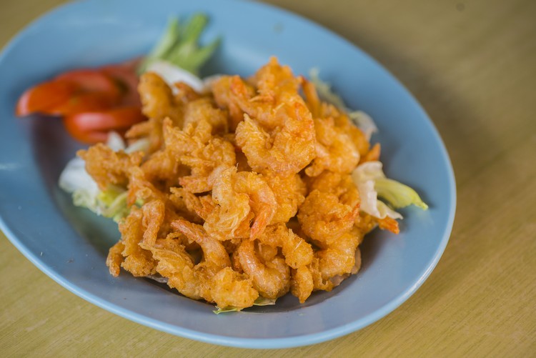 炸软壳虾（RM13） 连壳炸的小虾，口感香脆酥爽。