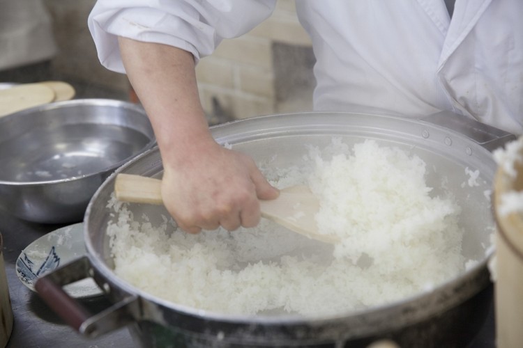 煮出来的米饭看起来不怎么样，吃起来就懂差距了。（取自www.tfm.co.jp）