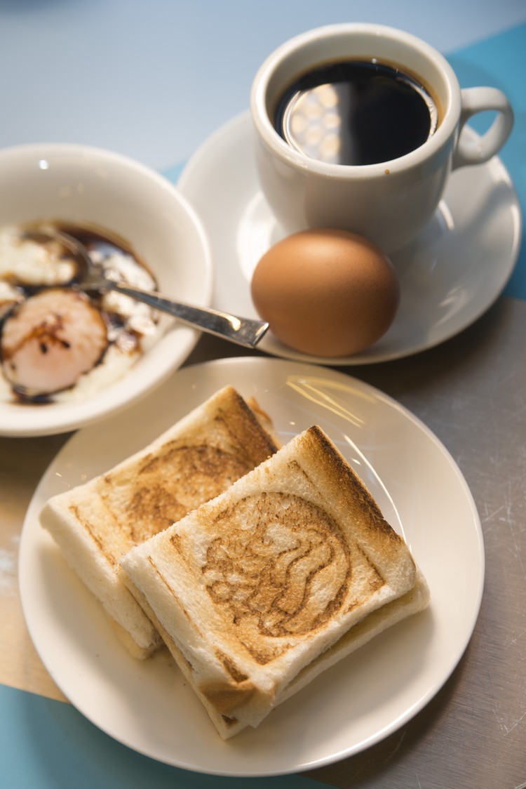 Toast Set（含2份烤面包、2粒半熟蛋、1杯黑咖啡）