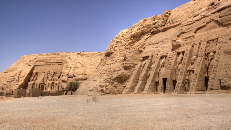 Templos de Rameses II y Nefertari