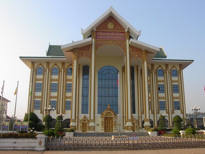 老挝国家文化宫又称金宫。
