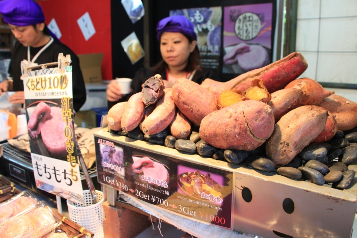 红芋 其实就是我们俗称的红蕃薯，但是冲绳的红蕃薯特别甜，特别香！