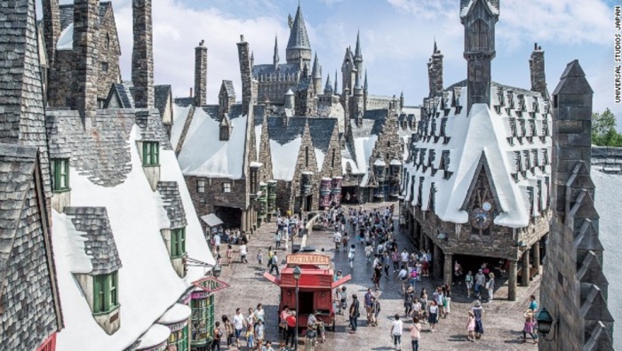  The Wizarding World of Harry Potter cost Osaka-based Universal Studios Japan 45 billion yen ($442.2 million) to construct. Universal hopes the attraction will earn the park 5.6 trillion yen over 10 years.