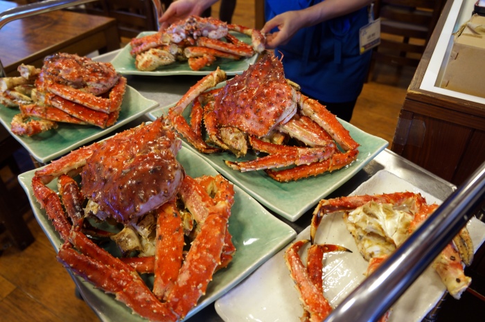 螃蟹上桌瞬间，总会听见食客为此欢呼！