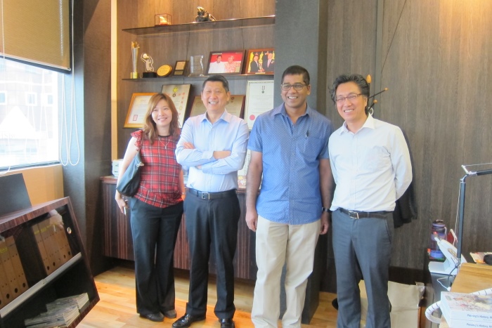 Dato Bernard 与蘋果旅遊两位掌舵人相识已久，是很好的朋友和合作伙伴。
