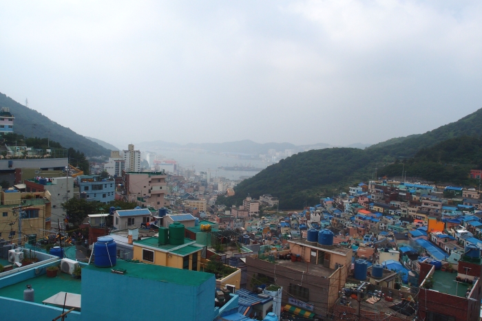 原来到了一个展望台，能远望釜山海景！