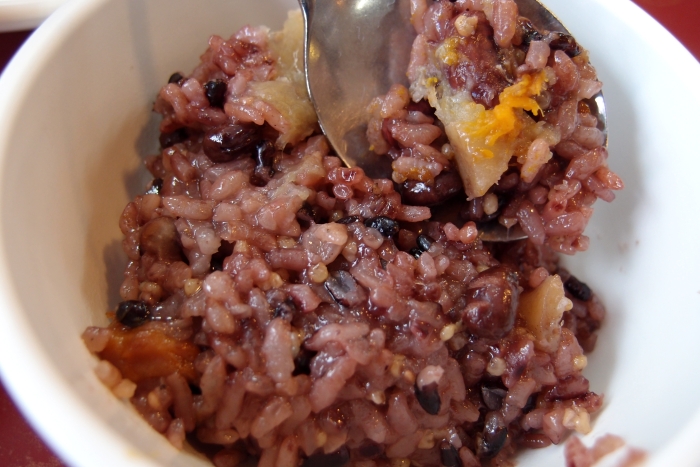 爱上这红豆米饭，它是韩国传统的健康美食。