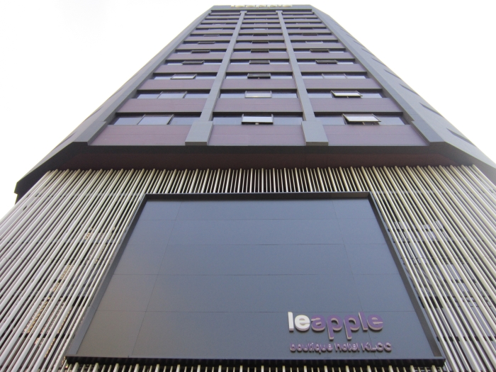 仰望15层楼的LE APPLE BOUTIQUE HOTEL @ KLCC...