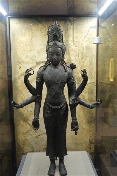 在霹雳州发现的观世音菩萨铜制雕像，相信出现约7世纪至12世纪。 