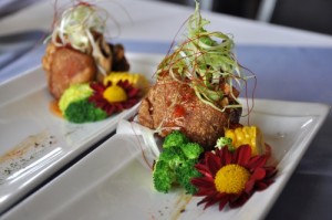 胜洋水草餐厅创意料理之田香猪脚，水草装饰精致得让我不捨得吃。