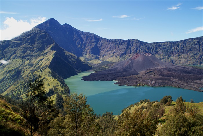 久闻的Mt Rinjani, Segera Anak Lake 和Gunung Baru