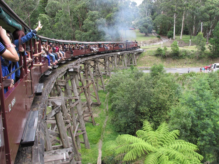 澳洲最古老的普芬蒸气古董火车。